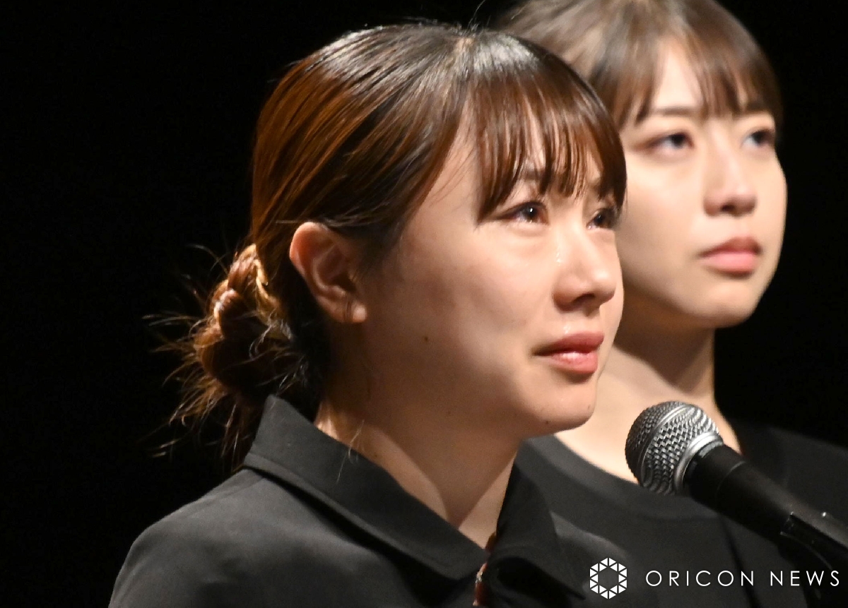 oricon's tweet photo. 夏まゆみさん『お別れの会』しめやかに
飯田圭織・保田圭・矢口真里が涙の誓い

▼コメント全文
https://t.co/6zTlPY5Wyh

モーニング娘。'23石田亜佑美、
12年前の出会い回顧、涙で決意表明

▼「慢心していた私の鼻を折ってくれた」
https://t.co/E1tcQzudHY

#夏まゆみ #夏先生 #モー娘 https://t.co/ar20hICVlc