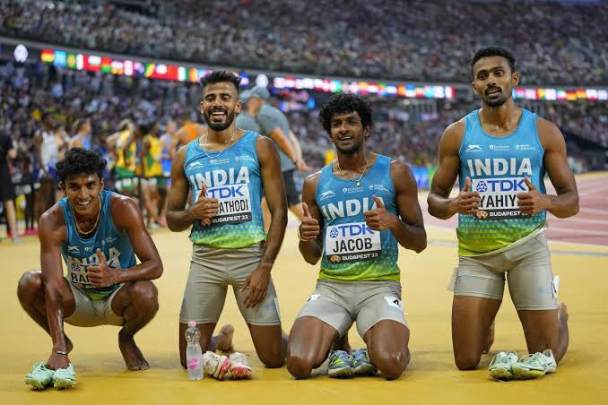 chawla_paras's tweet photo. In the world of unsung heroes, meet the Indian Men’s Relay Team. 🏃‍♂️💨

Rajesh Ramesh, Ajmal, Amoj Jacob, and Anas Yahiya etched history today, securing India’s place in the World Athletics C’ships 4x400m relay final. 🇮🇳

Unseen by headlines, overshadowed by cricket, they’ll race for glory in a few hours. These sporting icons deserve the recognition they’ve earned. ♥️ #UnsungHeroes #AthleticsChampion #Neeraj #neerajchopragold #AthleticBetis