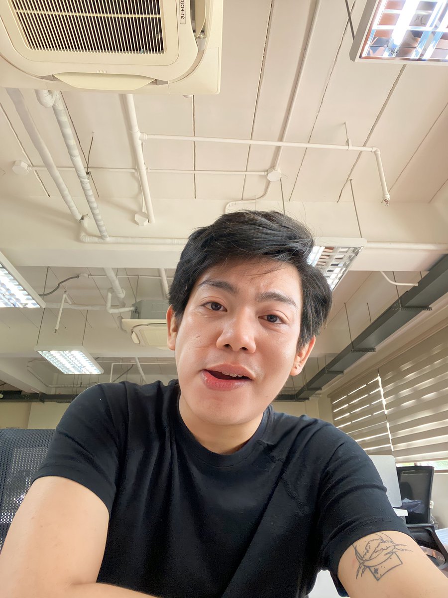 chootstogo's tweet photo. Black is the new white https://t.co/CH6N7CnF8l