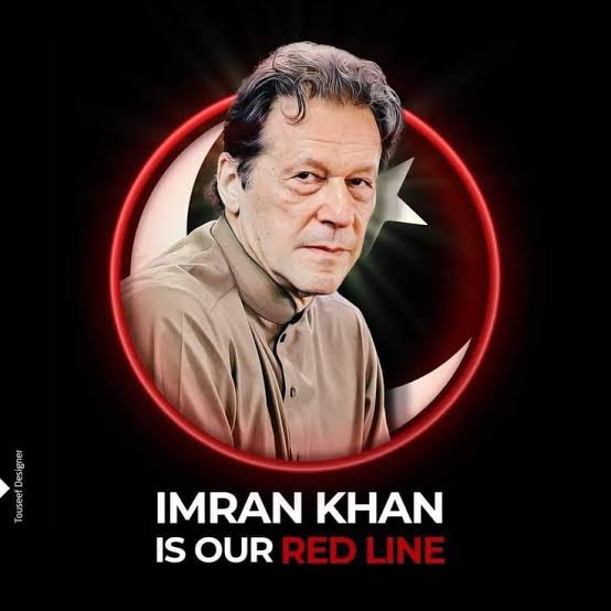syed_bacha's tweet photo. #پی_ٹی_آئی_ختم_شد

پاکستان کی بد قسمتی دیکھیں کہ ایک شخص کو ملک پر ترجیح دی گئی۔ یعنی ایک شخص جو ہزارواں خطاؤں کا مجموعہ لالچ و حسد و بغض سے بھرا ہوا اس کو ریاست پر ترجیح دی گئی تھی 
اس شخص کے محبت میں ریاست پر حملہ ہوا ۔ ایک ایٹمی ملک جو اسلامی ممالک کا سب سے طاقتور ملک ہے اس کو جلانے کے لیے ریڈ لائن کا نام دیا گیا 🚨

شرپسندوں نے اتنے پلاننگ کے ساتھ واردات ڈالی کہ عمران نیازی کے تمام چوریوں کو کور کرنے کے لیے ریڈ لائن کراس نہ کرو کا نعرہ لگایا یعنی نیازی مقدس گائے ہے ہاتھ نہ لگاؤ 

لیکن ریاست کبھی شخصیات کے سامنے سرنڈر نہیں ہوتا یہ ملک ہم سب کا ہے اس ملک کا ایک آئین و قانون ہے۔ جو شخص بھی اس کے آئین و قانون سے خود کو برتر و بالا سمجھے گا اسکا انجام بھیانک و خطرناک ہوگا ۔۔ 

ریاست  جب ایکشن میں آیا تو وہی نعرے ل��انے والے اب منہ چھپاتے پھر رہے ہیں۔۔ 

اب وہ خود کو بچانے کے چکر میں روپوش ہو گئے ہیں۔۔ 
اب یہ پارٹی پاکستان میں ایک گالی بن چکی ہے اسکا جھنڈا اس کی ٹوپی شرپسندی کی علامت بن چکی ہے ۔۔ 

انشاءاللہ آنے والے الیکشن میں اسکا نام لینے والا کوئی نہیں ہوگا ۔۔ 
پی ٹی آئی ختم شد ۔۔۔ 🇵🇰✌️