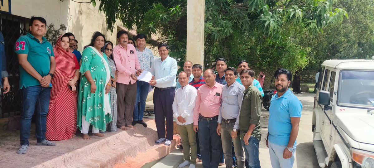 राजस्व सेवा परिषद  से दिनांक 23 अप्रैल 2023 का  समझौता लागू करें सरकार ,आज से  प्रदेश भर के समस्त राजस्व कार्मिक में पेन डाउन हड़ताल पर
#राजस्व_विभाग_हड़ताल_पर 

<a href="/1stIndiaNews/">First India News</a> <a href="/ashokgehlot51/">Ashok Gehlot</a> <a href="/RamlaljatINC/">Ramlal Jat</a> <a href="/Rajendra4BJP/">Rajendra Rathore</a> <a href="/aajtak/">AajTak</a> <a href="/DainikBhaskar/">Dainik Bhaskar</a> <a href="/rpbreakingnews/">Rajasthan Patrika</a>