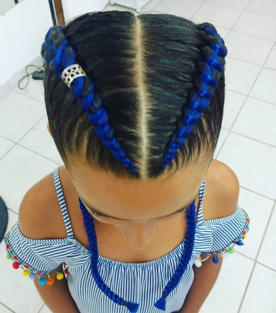 theSBSblog's tweet image. Sinon les soeurs font leur business sur les plages du Sud et en Espagne. 💪🏾🤣 Ça n'affiche pas les tarifs des coiffures mais les clients sont toujours là! Yen avait partout! #coiffures #cornrow