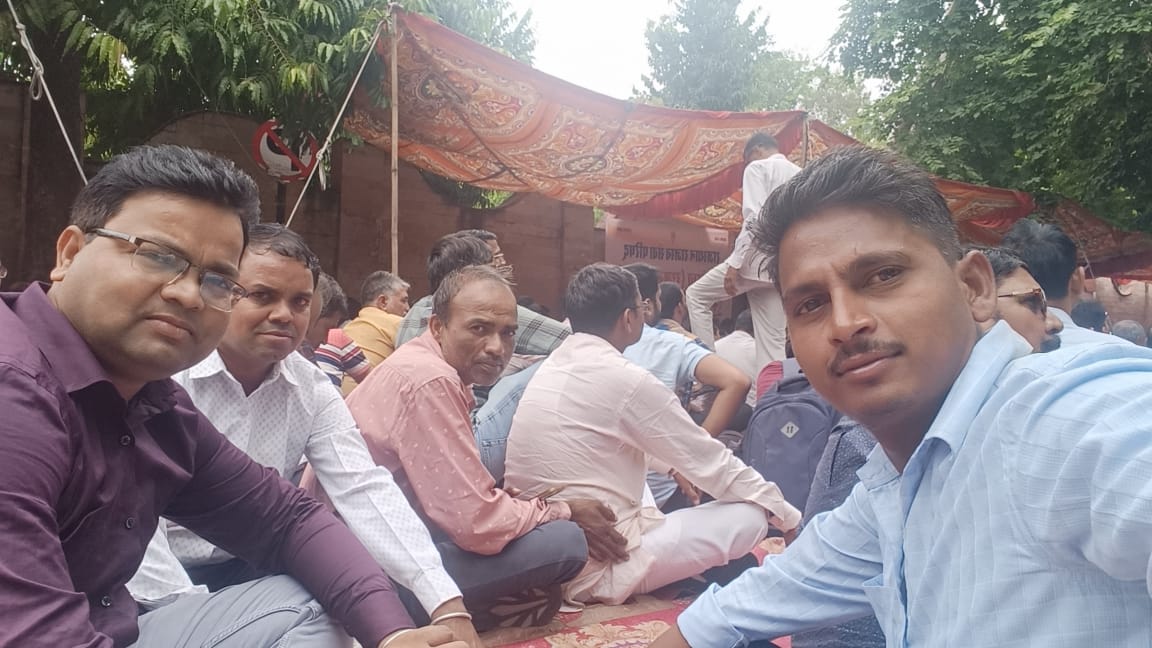 राजस्व पटवारियों की सुनो पुकार 
<a href="/ashokgehlot51/">Ashok Gehlot</a> 
<a href="/1stIndiaNews/">First India News</a> 
<a href="/RamlaljatINC/">Ramlal Jat</a> 
#राजस्व_विभाग_हड़ताल_पर