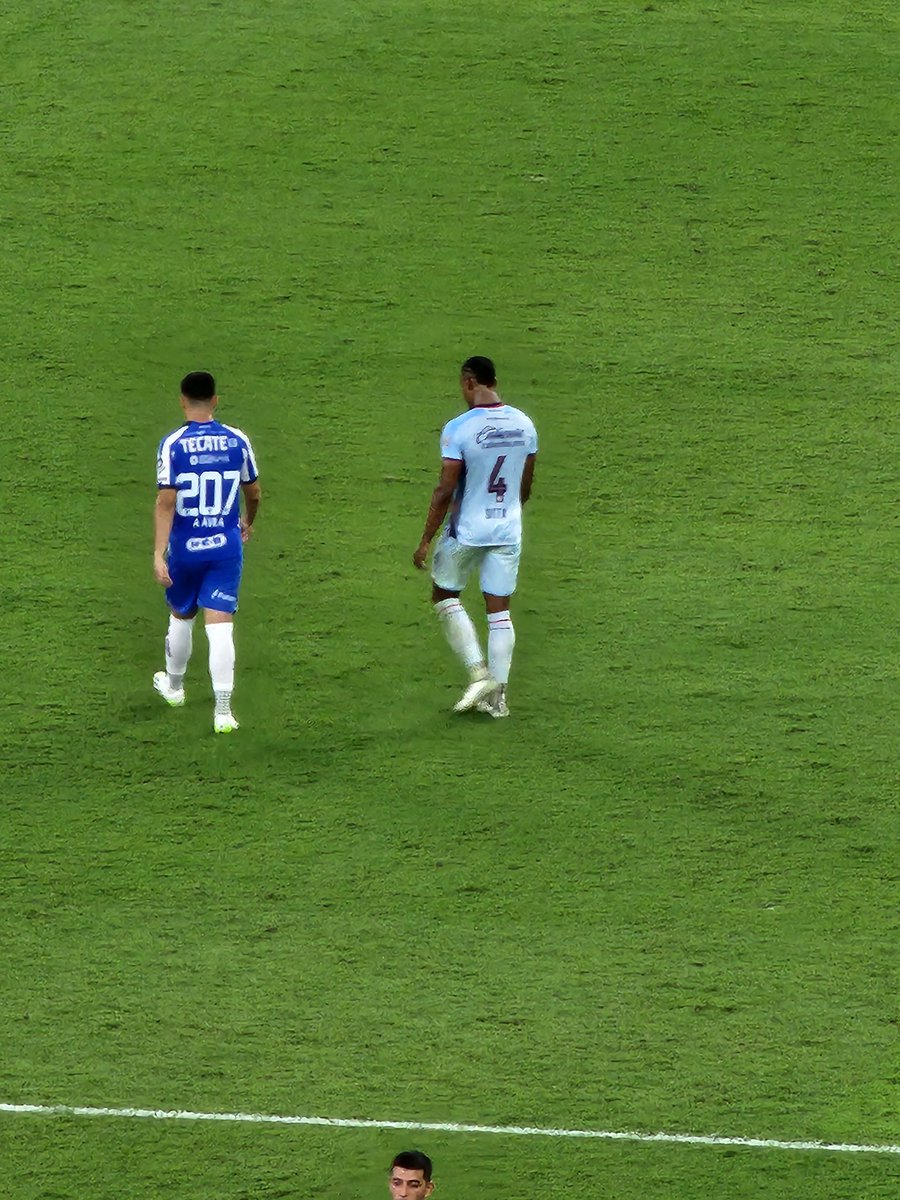 elchilanregio's tweet image. Me tocó ver en vivo a este señor y uffff.
Que juegazo! Era el mandon en la defensa,corría, iba por todo... que joya tiene mi @CruzAzul en la defensa.
Señor #Ditta !