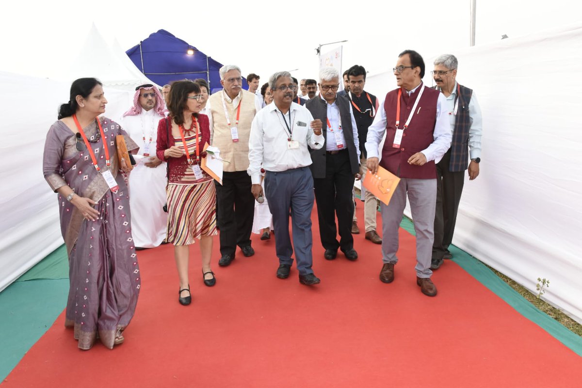 #G20 અંતર્ગત ગાંધીનગર ખાતે આયોજિત મુખ્ય વિજ્ઞાન સલાહકારોની બીજી ગોળમેજી પરિષદમાં પધારેલા પ્રતિનિધિઓએ સુજાણપુરા, તા-બેચરાજી ખાતે સોલાર પાવર પ્લાન્‍ટની મુલાકાત લીધી અને સંપૂર્ણ પ્રોજેક્ટની માહિતી વિડીયો દ્વારા મેળવી. <a href="/G20Gujarat/">G20 Gujarat</a> <a href="/g20org/">G20 South Africa</a>