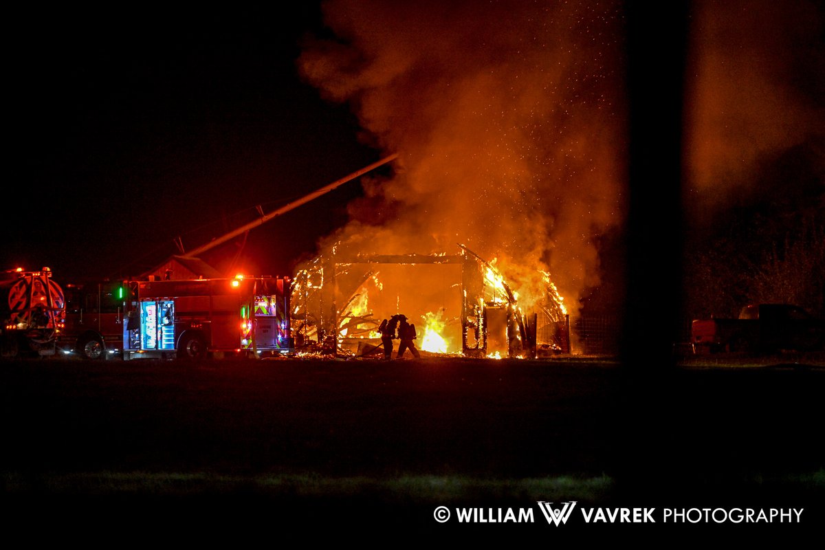 williamvavrek's tweet photo. Structure Fire - Township Road 720 and Range Road 31 - County of Grande Prairie, AB - 10:31 PM Sunday Night. #gpab #countyofgp #bezanson https://t.co/xPOZ7BIpKN