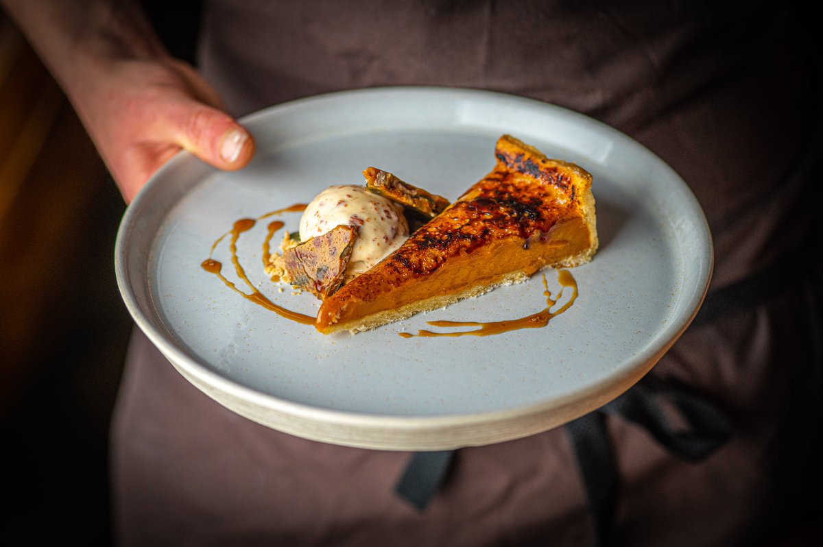 loose end this lazy bank holiday Monday? Come &amp; see us Asador 44😍

We are serving:
Breakfast 8am - 10am 
Lunch 12 - 3pm 
Supper from 5pm with some early tables still available.

Escape from the rain and hunker down with some delicious food and a bottle of vino 🍷 🥘