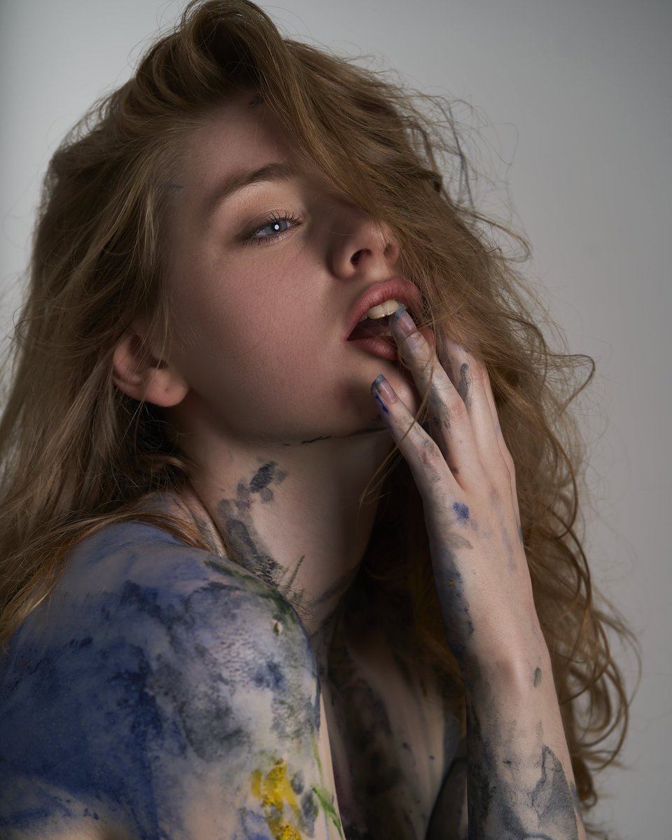 Megan_Modelling's tweet image. Getting messy with paint 👨🏼‍🎨

📸 @ZeekImages