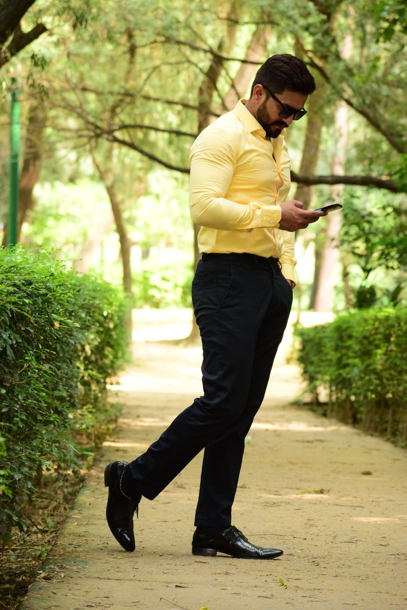 OfficeOfJeet's tweet photo. #yellow #formaldress #sunglass 💛 #yellowshirt #blacktrouser 

#JeetpalYadav #RahulGandhi https://t.co/3IaYkAdc5z