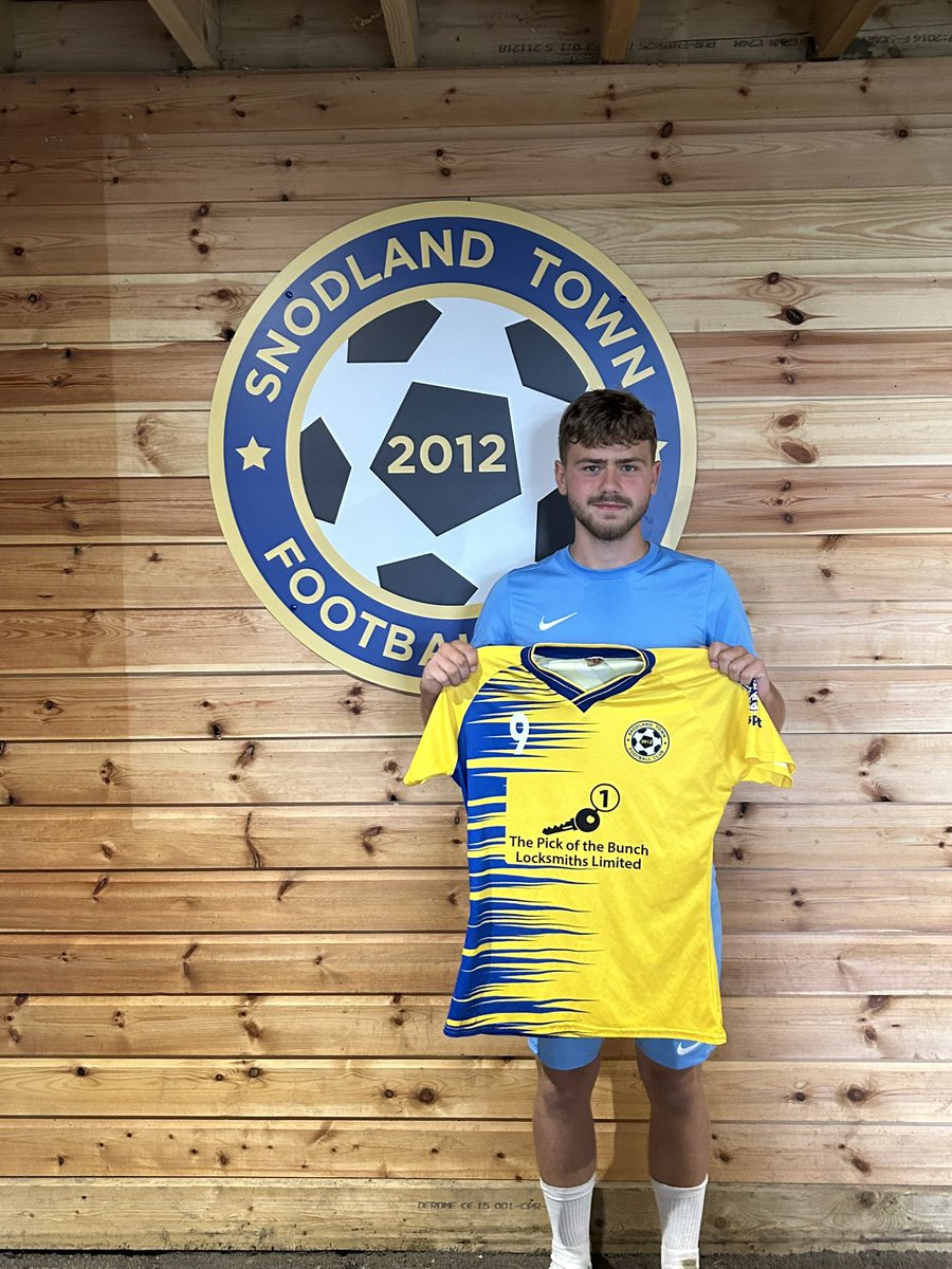 Good luck to local wonder kid @Bentwist44 today who’s made Luke’s @snodlandtownfc squad for todays @SCEFLeague home fixture, after a decent pre season and vital goals for us and @snodlandtownres it’s massively deserved #playerdevelopment #upthetown 💛💙