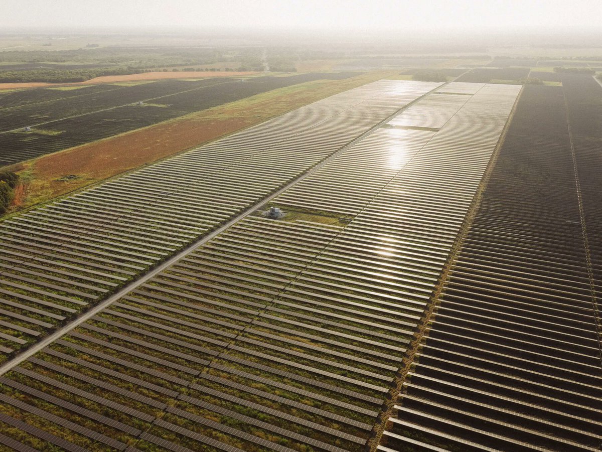 CMGCleanTech's tweet image. USA shifts to renewables! Embracing wind, solar, and clean energy, even in oil and gas strongholds. A greener future is taking root! buff.ly/3DRoViC #RenewableTransition #CleanEnergyShift