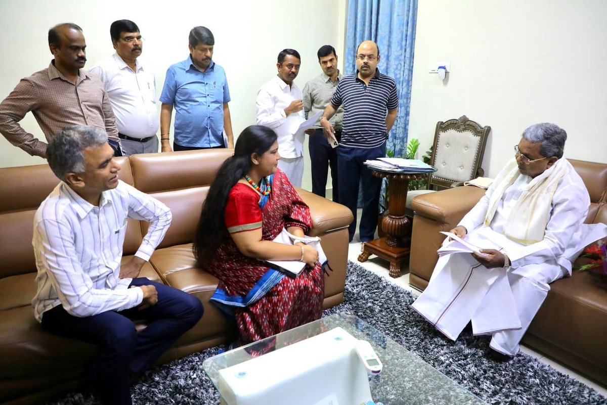 BIPP_ISB's tweet photo. As part of enhancing its engagements with state governments @BIPP_ISB’s @aarushi1 @SShariqueM met with Hon’ble @CMofKarnataka @siddaramaiah; Deputy CM @DKShivakumar; Revenue Minister @krishnabgowda & Vice-Chairperson #SITK @rajeevgowda to discuss probable areas of collaboration. https://t.co/kQ7WdpYzV0