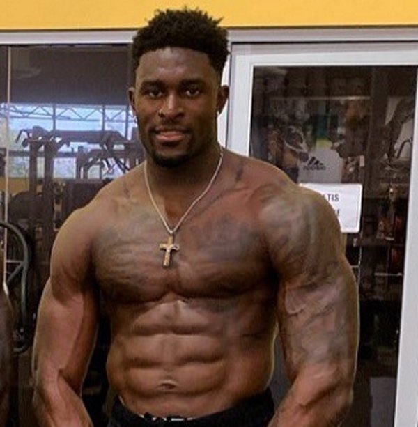 macchong's tweet photo. You open your bathroom door and DK Metcalf starin at you like this, wyd https://t.co/DopIIoD4AN