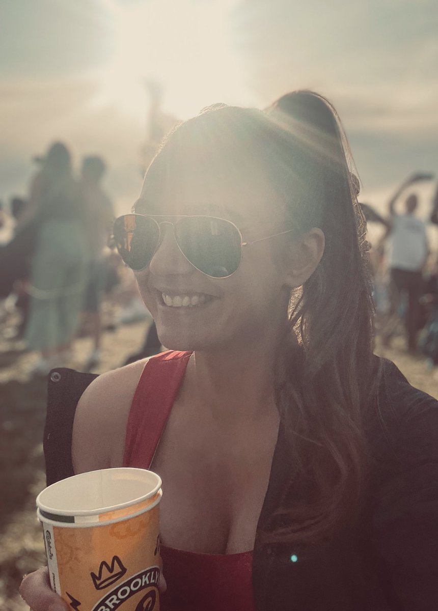 MsRMerry's tweet photo. Oh @OfficialRandL … you were a dream!!🖤❤️
Until next year!!🥂☀️🎶
#Reading #readingfestival #RandL23 #readingandleeds #readingfestival23 #festival #Festivals #summer2023 ☀️ #sunset #SunsetSet #UKSummer 🌅 #Readingandleedsfestival2023 #sunny #SunnyDays #summertime #love #life https://t.co/BdtD5Lwn67