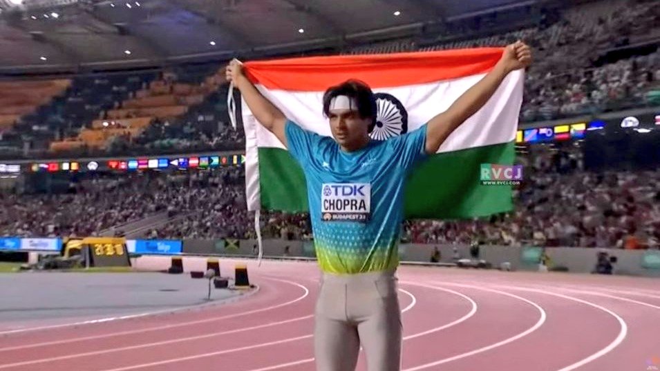 VenkyMama's tweet photo. A significant moment for India as #NeerajChopra secures the nation's inaugural Gold at the #WorldAthleticsChampionships! 🇮🇳

Hats off to our exceptional 4x400m Relay squad for grabbing the 5th place! 

#Budapest2023 #ProudMoment https://t.co/6OmpG7YO7H