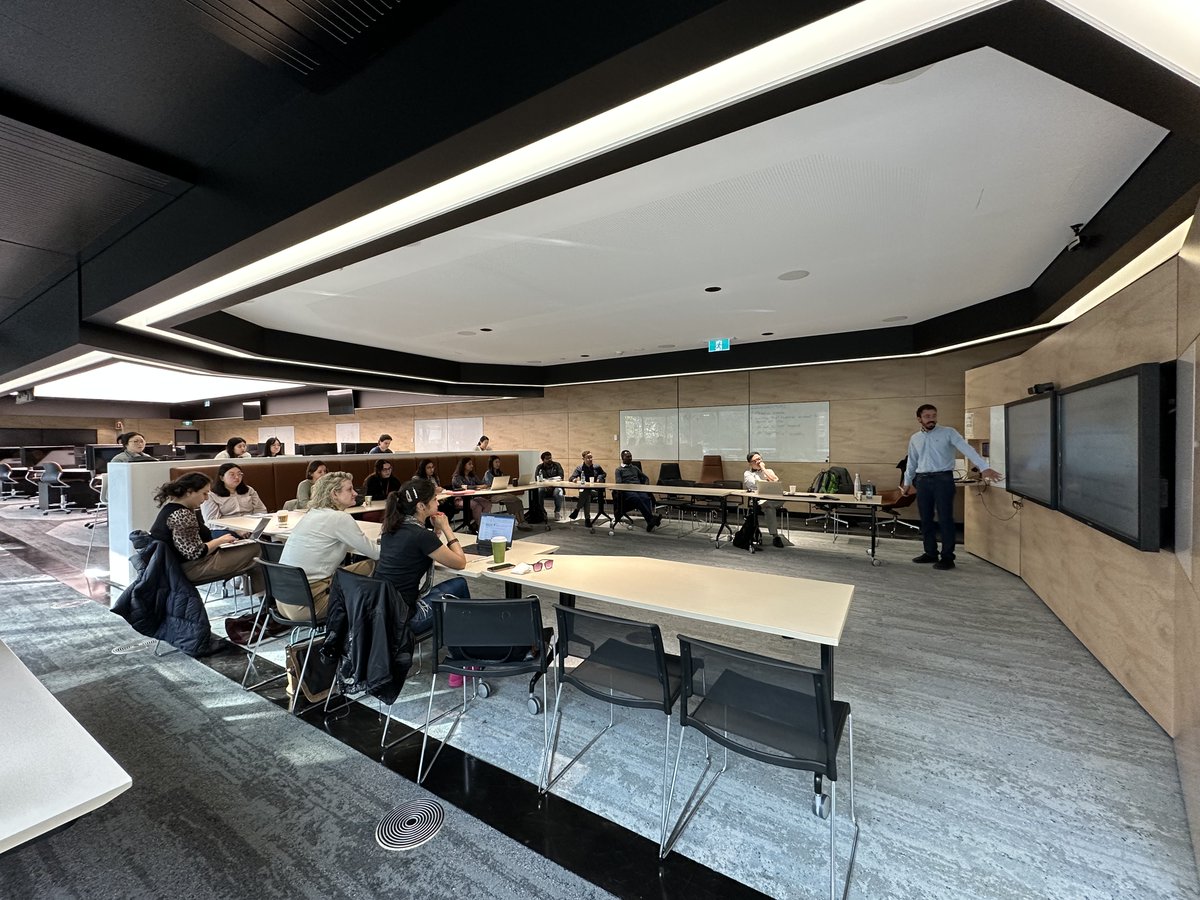 MUCHE_Macquarie's tweet photo. We were lucky to attend an excellent, detailed and very intuitive workshop on causal inference by visiting A/Prof @MarcoUnipd. Thank you so much A/Prof Bertoni, we learnt so much! @AIHI_MQ https://t.co/y9idbk5izU