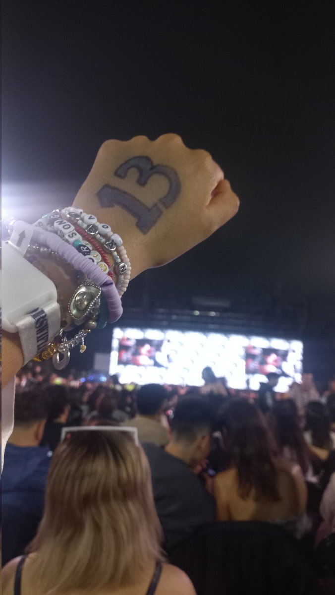 _degardenia's tweet photo. @taylornation13 @tayswiftmex_2 @LaPuercaylor @taylorswift13 I'M TURNING 22 TONIGHT AT #THEERASTOURCDMX #TheErasTour #ForoSol https://t.co/N5Wulah6BO