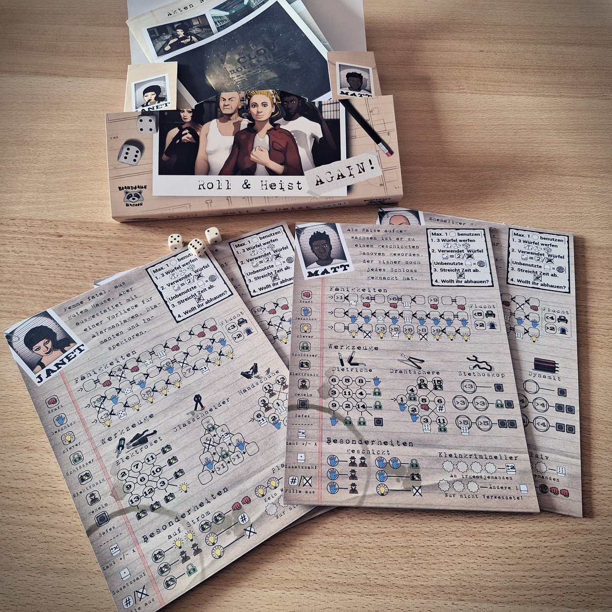 A small preview of the printed pads of the improved thieves....ähhh hero sheets in Clou - Roll & Heist AGAIN.. A #coop #rollandwrite #boardgame