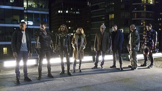 From_Comics's tweet photo. Hoy, hace 9 años, salía al aire el primer episodio de @TheCW_Legends

#DCsLegendsofTomorrow #LegendsofTomorrow #Arrowverse #RipHunter #WhiteCanary #TheAtom #Firestorm #Hawkgirl #CaptainCold #HeatWave https://t.co/IXf9LElQlS