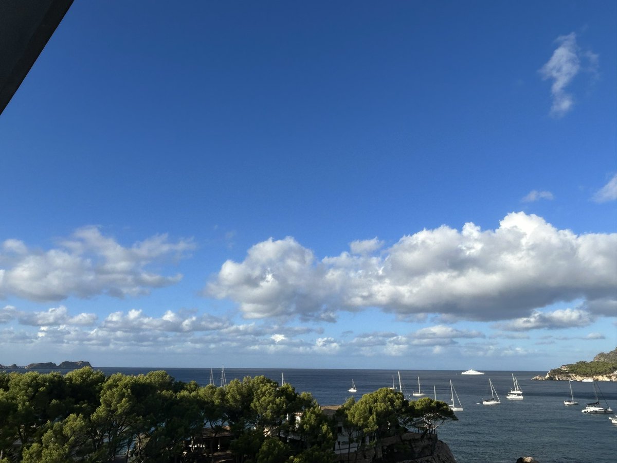 SharonSmurfit's tweet image. Any interesting cloud pics today? #ramdomthought   #clouds #AllShapes 

This is what happens when you have no golf 🙄