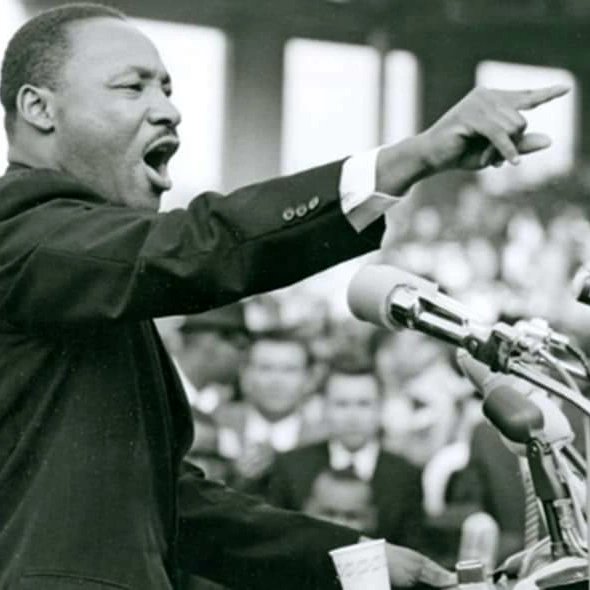 sampedro_damian's tweet photo. Hace 60 años, el 28 de agosto de 1963, en Washington, #MartinLutherKingJr habló de un futuro en el que pudieran coexistir todas las razas, religiones y hubiera #PazEnElMundo #IHaveADream https://t.co/QmftTomMCp