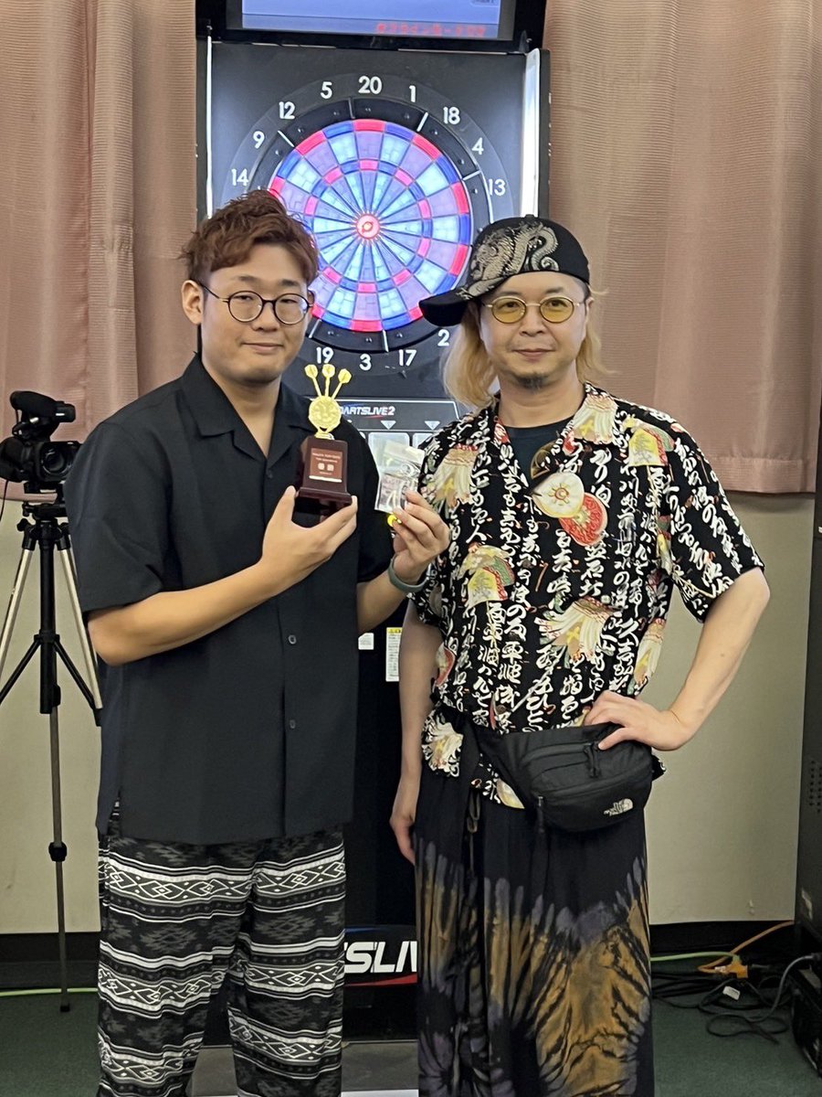 HaRu_ELFsv's tweet photo. 最近かなりお留守だった私ですが
帯広で開かれたダーツの大会で優勝してました🏆
なんか太ったなと🐷😭 https://t.co/U99CVfNrt3