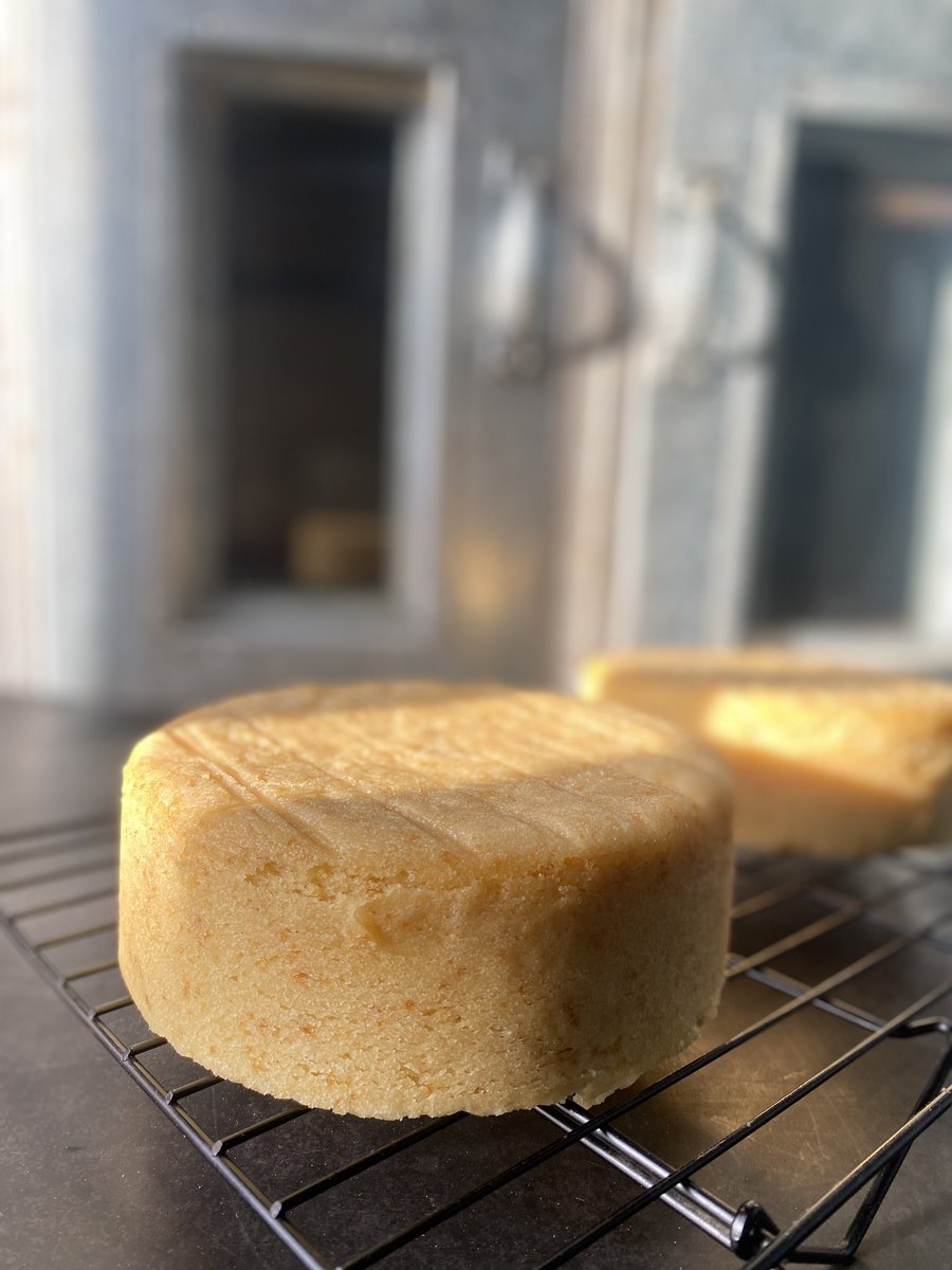 _Vanilladaddy's tweet photo. Good morning X lords
Our premium vanilla cake is available for pre-order
⚠️inter-state delivery available 🚚📦
#kanoschools #kanoxcommunity #kanoxconnect #kanocity #Abujastreets #abujaxcommunity #abujaxconnect #arewacity #arewaxcommunity https://t.co/QtOl1eMqIq