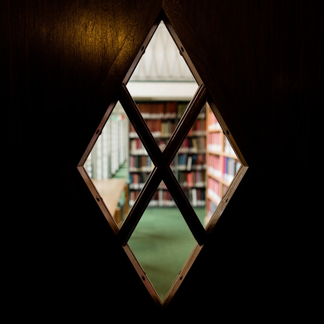 theUL's tweet image. Sssshhh! The books are having a day off - and so can you!

We're closed today for the August bank holiday. 

See you tomorrow at 9am!

#CambridgeUniversity #CambridgeStudents #CambridgeUniversityLibraries #UniversityOfCambridge