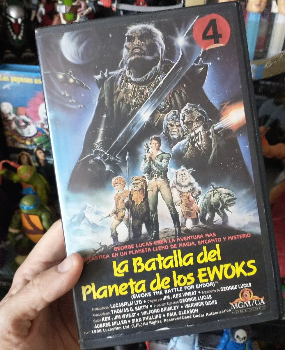 VideoclubWeird's tweet photo. Después de ver los dos primeros episodios de Ahsoka voy a desintoxicarme con esta masterpiece! https://t.co/DHTgWKlKjv