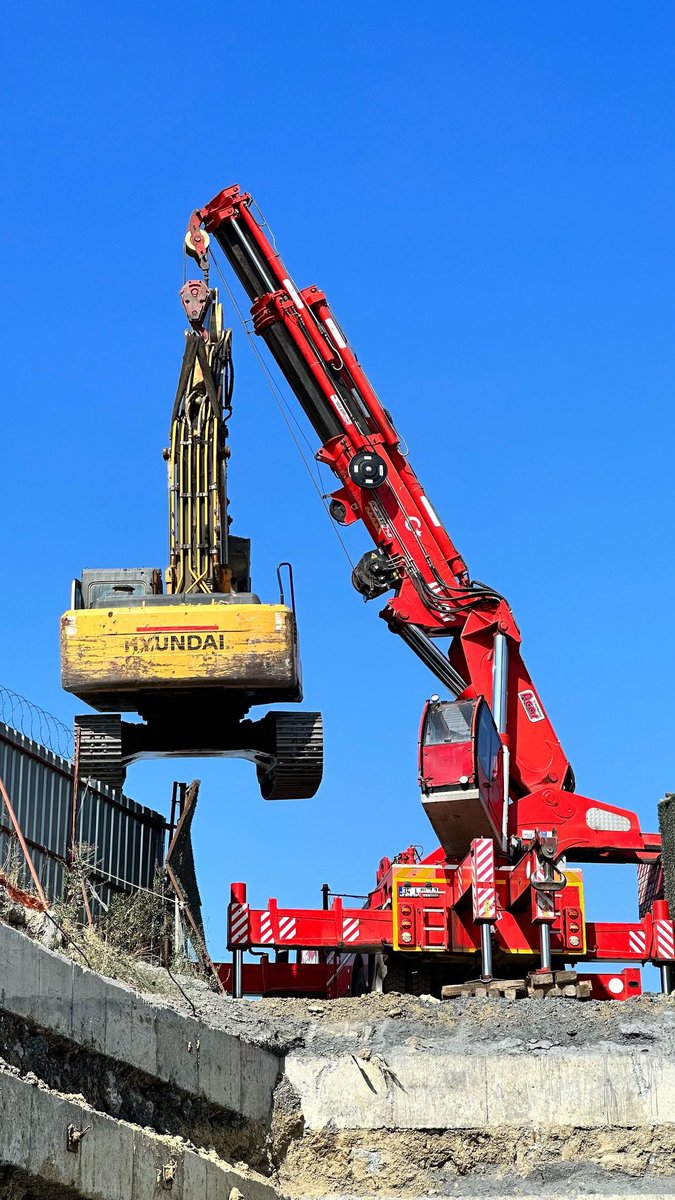 mpgcomtr's tweet photo. “MPG 315 TM 7+6 #Vinç / MPG 315 TM 7+6 #Crane”
#MPGVinç #MPG #mpgcrane #knuckle #heavymachinery #heavylifting #kran #trucks #grúa #MAN #MANTruck #turkishcrane #mobilecrane #Turkey #engineering #truckcrane #loadercrane #knuckleboom #kranbil #machinery https://t.co/15w5sfDpIl