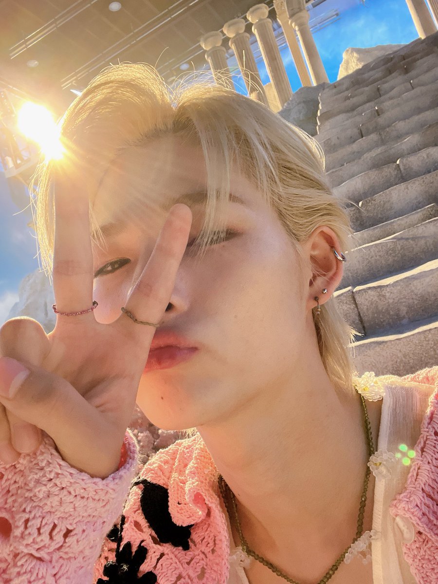 ilauvni_ki's tweet photo. ni-ki in peace pouty pose 🤏🥹 https://t.co/7gDUanXXpM