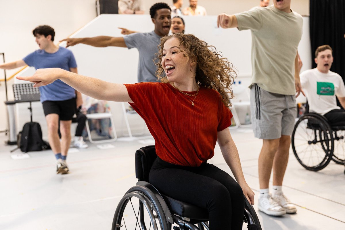 teamlinzi's tweet photo. Some behind the scenes photos from rehearsals for @TLBTmusical 

The cast and crew look like their having the best time! 

Not long now until the first show is underway at soho place! With some very talented cast 

#lookslikefun #linzihateley #TLBTmusical #BehindTheScenes https://t.co/pwmHODC4qC