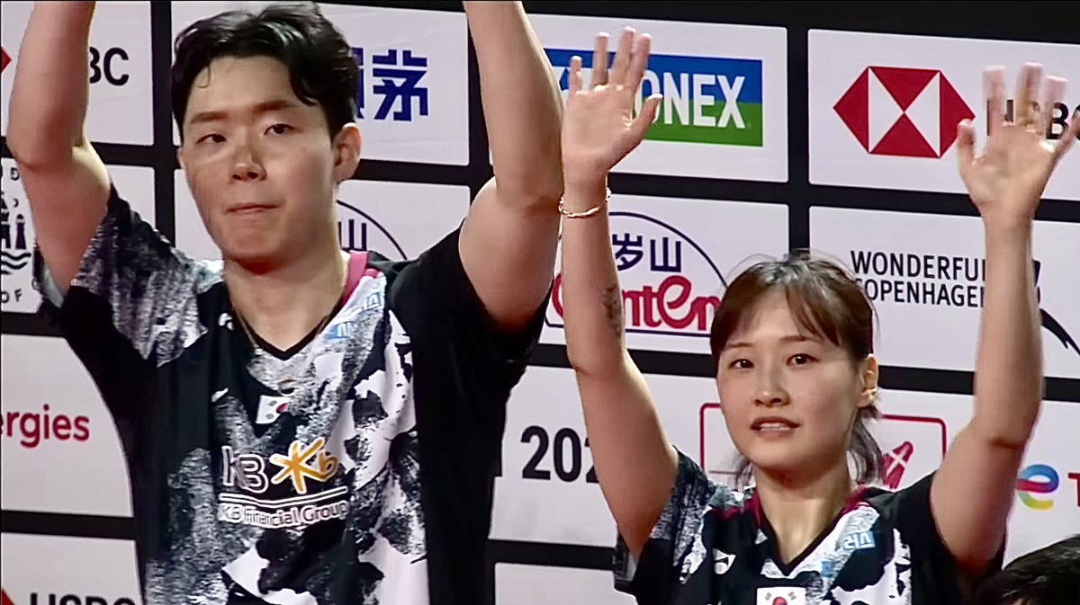 steenschleicher's tweet photo. #Top3TakeAways #MixedDouble #WC2023
3)Boje &amp; Christiansen can also play away from Singapore 2) Future of Chinese XD in good hands with Jiang &amp; Wei 1) The skill improvement and thoroughly entertaing and deserved win of new badminton #WorldChampions  #Chae Yujung and #Seo Seung Jae https://t.co/PYFIcn9HwP