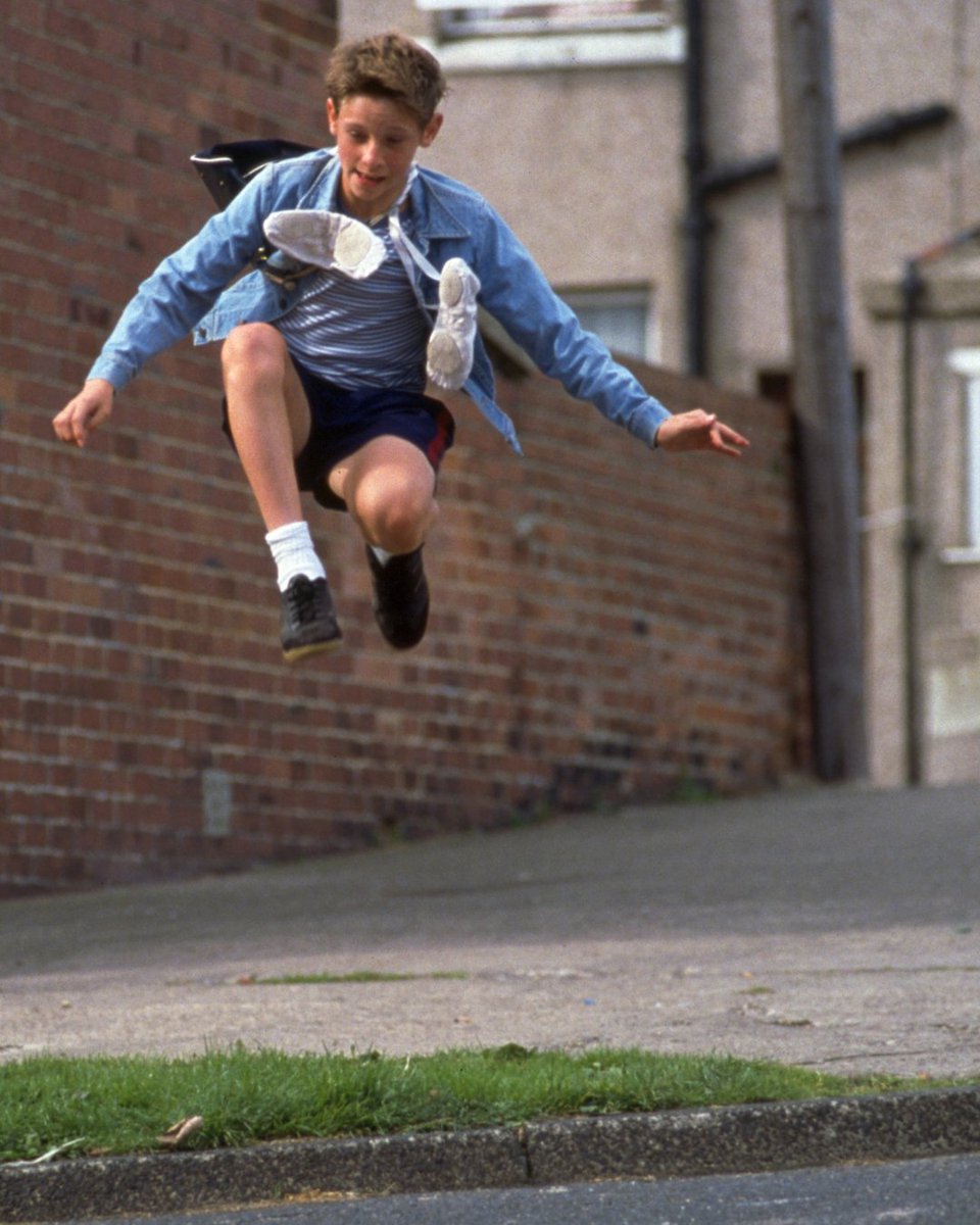 Working_Title's tweet image. And suddenly you're flying like a bird when you realise it's Bank Holiday Monday! 🩰 #BillyElliot