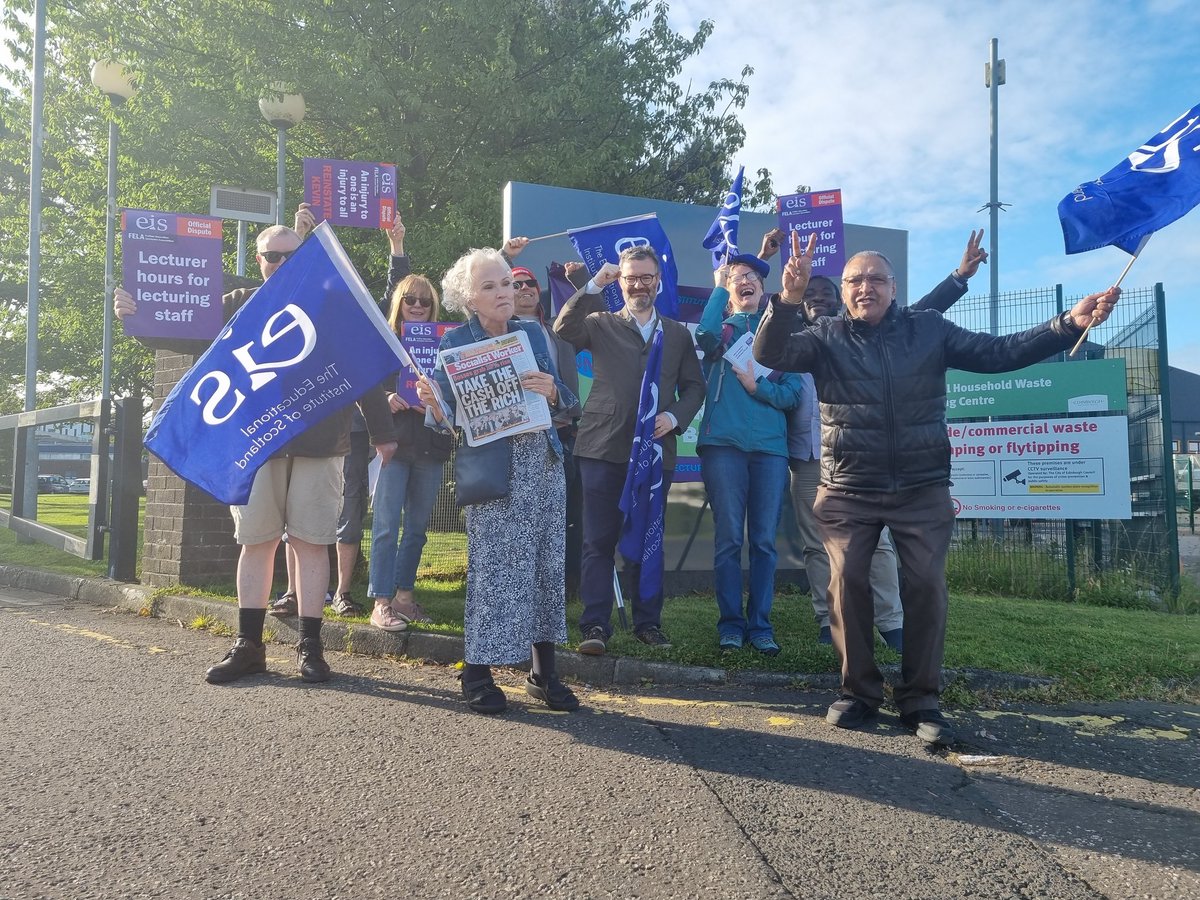 David__Belsey's tweet photo. @EISFela @EISUnion Strong Edinburgh College picket line in this morning's early sun fighting to protect a colleague's job. https://t.co/Cg16EetRjA