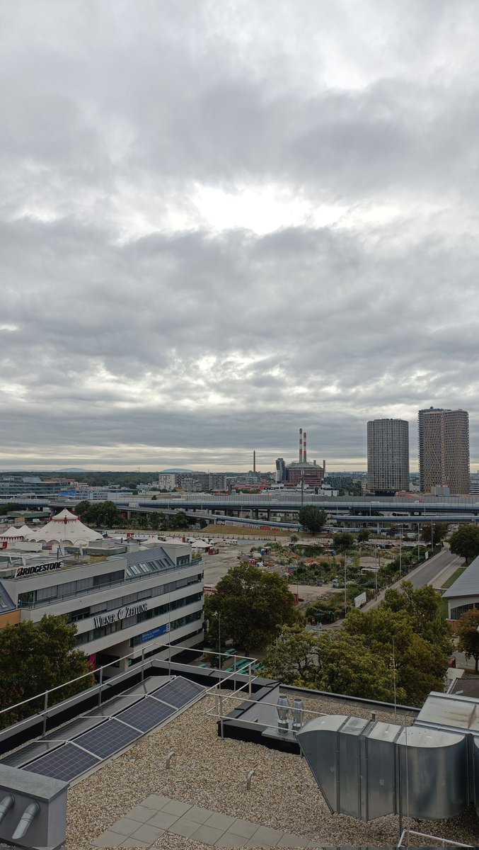 charithsenthil's tweet image. Super excited for #SMLMS2023 🥳 But first, walking around Vienna as much as I can in the few hours before the conference begins. 💪