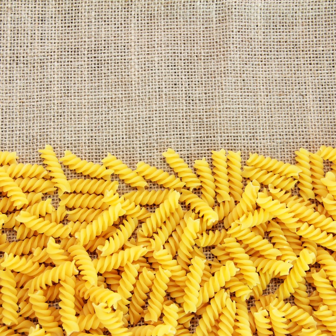 ambitionssnacks's tweet photo. Happy Summer Bank Holiday 🥣😎❤️✨

#EatHealthyStayStrong #pasta #ambitions #snack #chicken #instantpasta #yummy #tasty #delicious #protein #healthysnack #summerbankholiday #bankholiday https://t.co/JTnBeBlc4a