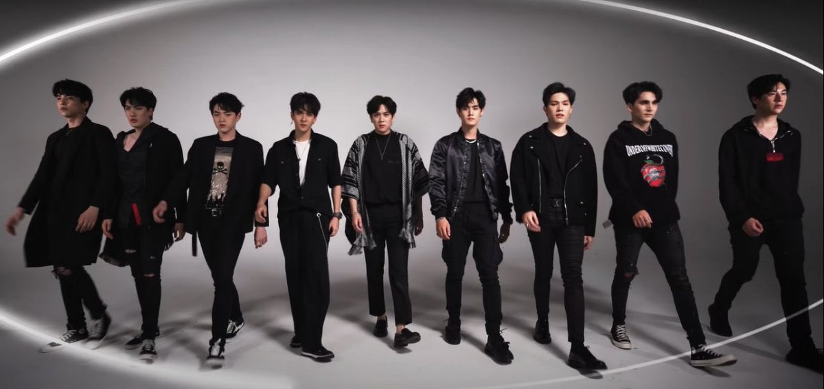 FaRangFang7's tweet image. วันนี้ครบ 4 ปีแล้วหรอเนี่ยยยย
ถึงแม้ตอนนี้จะแยกย้ายกันไปทำตามหน้าที่ของตัวเอง แต่ติดตามและรักทุกคนเสมอ
#SuperboyProject

#ToraElement​ #BonusElement​ #BankElement​ #KadElement​ #ตั๋งต้าวเด๋อ #เจ็ทแลค #ภณคนคิวท์ #JuniorRNK​ #เฟอร์กี้ไม่ใช่เฟอร์บี้