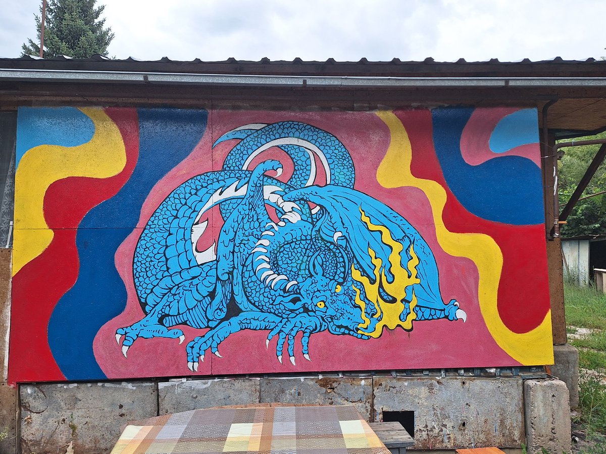 sosiskis33's tweet photo. the last month of summer and one of my last large-scale works. I wanted to add more inscriptions, but the weather said no. so here is the result of a colorful week
#twentyonepilots #scaledandicy #trench #mural #artwork https://t.co/TFeHNVS32h