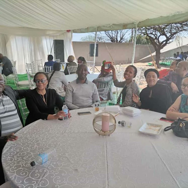 TEACH_SA's tweet photo. It takes a village to educate a child. We are that village.
#MondayReflection #OurFutureNeedsYou #Family
#EffectiveImpact
#Ongoingsupport
#Together https://t.co/NXaHUVzjMK