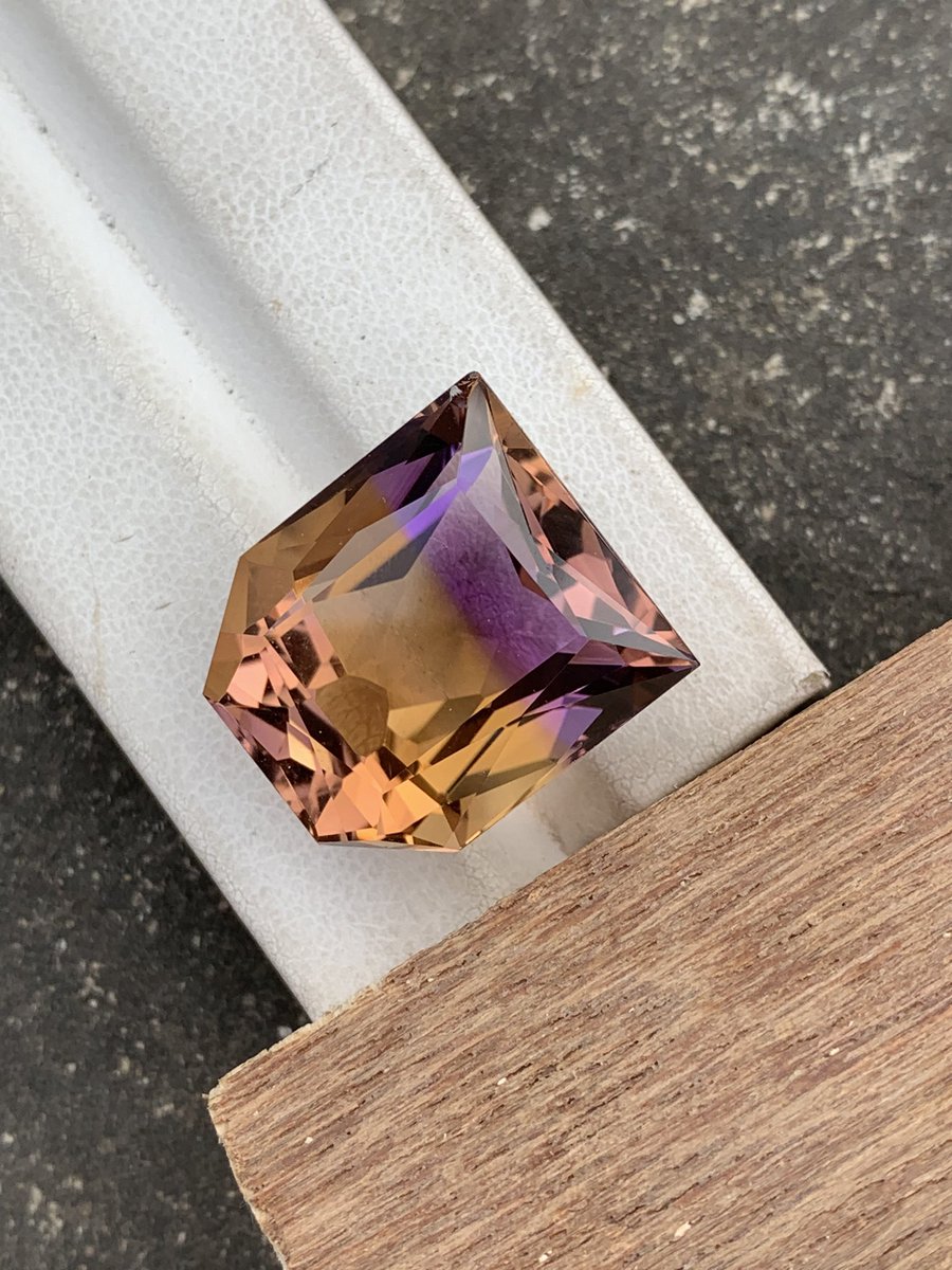GemstoneSe65223's tweet image. Natural Ametrine Gemstone Fancy Shape Cut Stone Size 19.10*17.5MM And Weight 28.80 Carats Pendant Size Gemstone Ametrine For Making Jewelry.
Anyone Interested Please DM.
#ametrine #fancycut #Naturalgems #gemstone #Cutstone #Naturalstone #Ametrinegems #Jewellerymaking #gems #gem