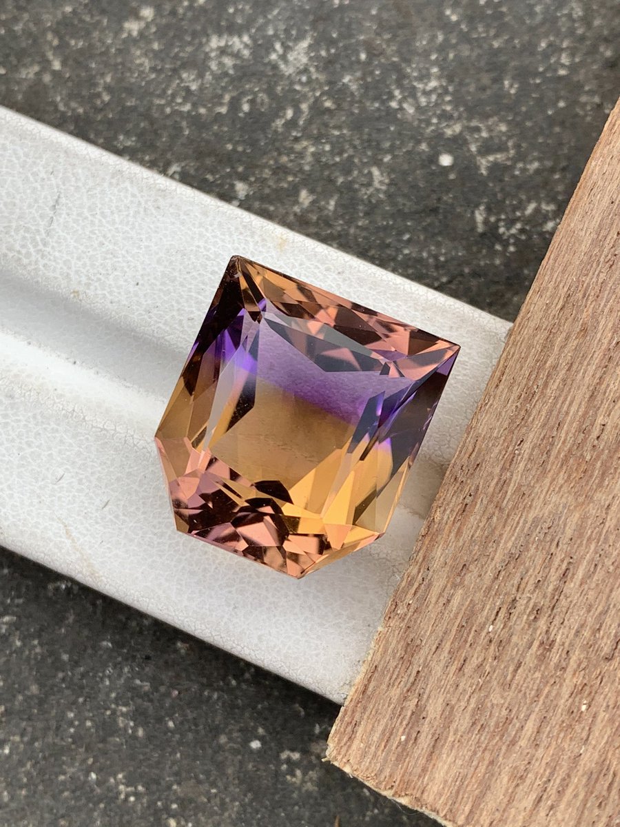 GemstoneSe65223's tweet image. Natural Ametrine Gemstone Fancy Shape Cut Stone Size 19.10*17.5MM And Weight 28.80 Carats Pendant Size Gemstone Ametrine For Making Jewelry.
Anyone Interested Please DM.
#ametrine #fancycut #Naturalgems #gemstone #Cutstone #Naturalstone #Ametrinegems #Jewellerymaking #gems #gem