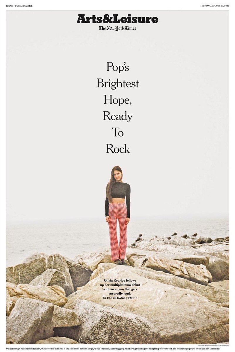 oliviarodrigITA's tweet photo. 📸| Copertina del numero del New York Times su Olivia:

"La più luminosa speranza del pop, pronta a fare rock" https://t.co/d3krlYfBE2