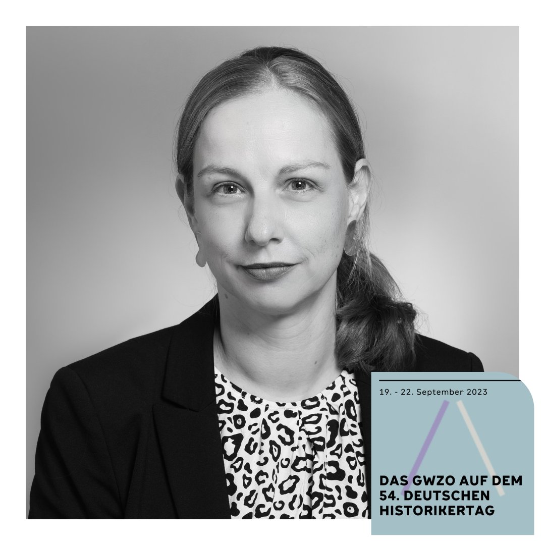 LeibnizGWZO's tweet image. #savethedate Vortrag von Maren Röger #GWZO auf dem #Historikertag!

Am 20.9. von 16-18.30 Uhr könnt ihr den Beitrag "Volkstypen als populärkulturelle Waren um 1900: Komparative Perspektiven auf Postkarteninszenierungen im östlichen Europa" besuchen. fb.me/e/19iALwQk6
