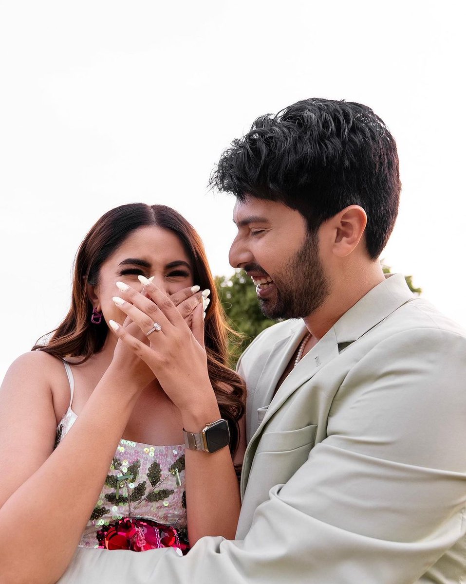 sofia_armaan's tweet photo. CONGRATULATIONS ARMAAN AND AASHNA 🥺

#AashMaan #AashMaanForever https://t.co/DM2M4D1AjE