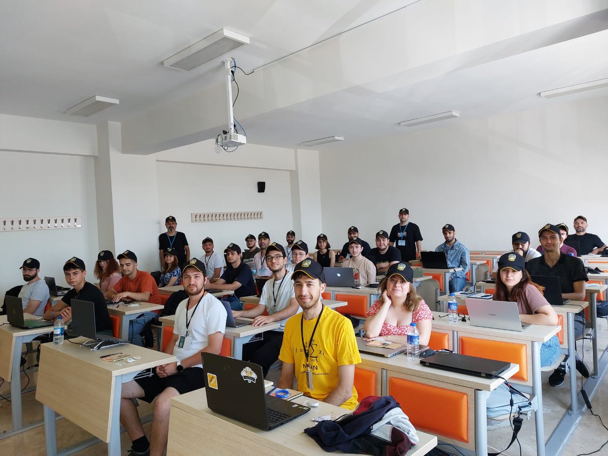 Pardus olarak desteklediğimiz Mustafa Akgül Özgür Yazılım Yaz Kampında #Pardus ekibinden Şenol Aldıbaş ve Yusuf Düzgün, GNU/Linux Sistem Yönetimi 1. Düzey kursunda eğitimlerine başladılar! @TubitakUlakbim @OzgurYazKampi #oyz2023yaz