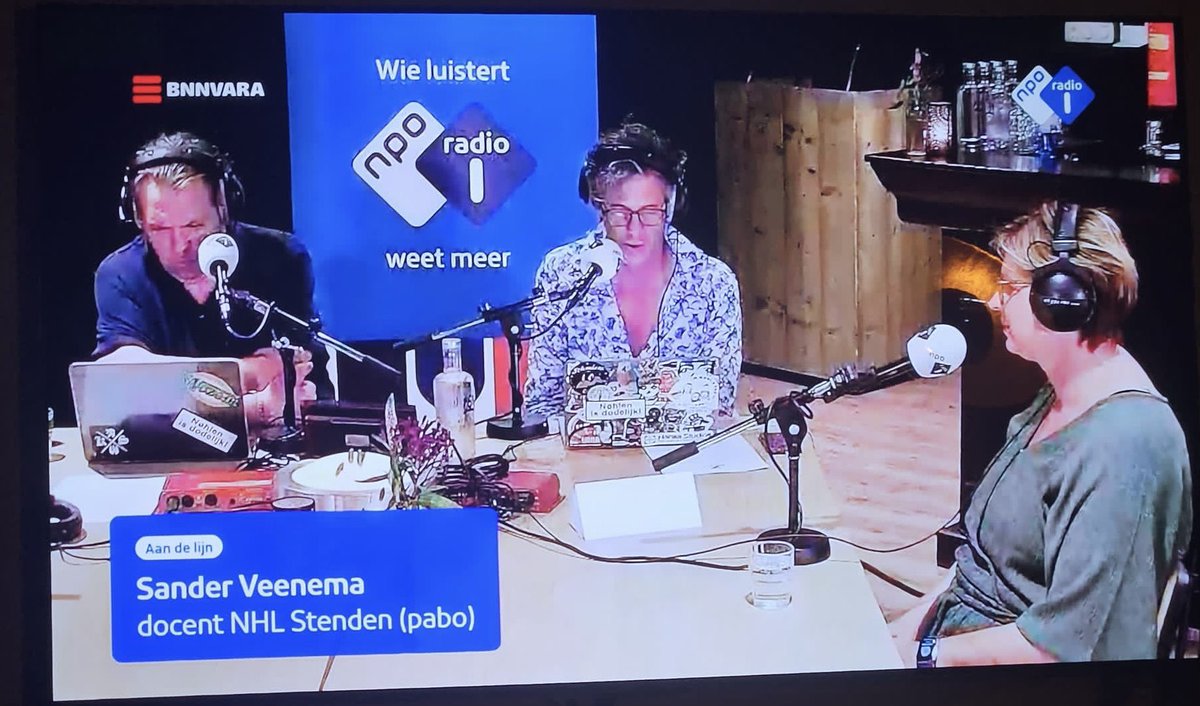 OBSDriemaster's tweet photo. Gisteravond in Assen, Dijkstra en Evenblij op @NPORadio1 met hun live uitzending Ter Plekke. Geïnterviewd over de liefde voor lezen in het onderwijs en @OBSDriemaster samen met @Sander_Veenema van @nhlstenden 
Terugkijken en luisteren? https://t.co/mFLatrl1js https://t.co/WEFvMNSKRi