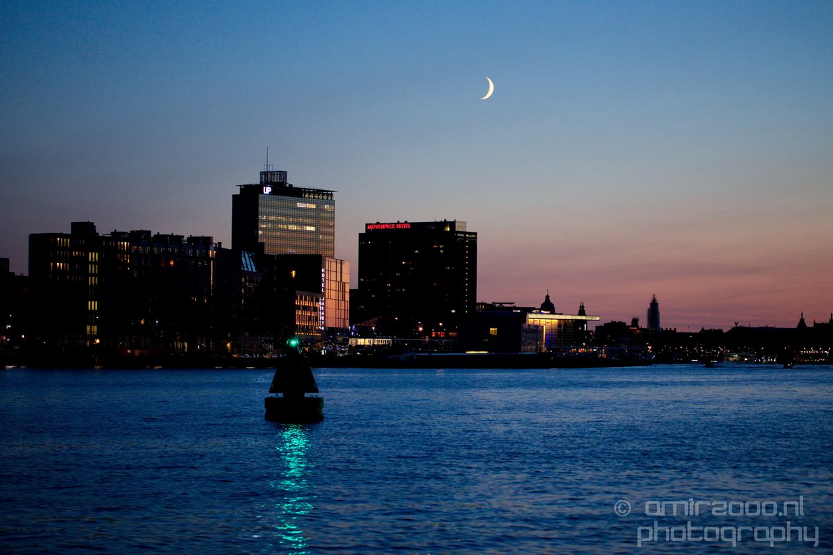 amir2000's tweet photo. #sunset over Het Ij #summer #ij #hetij #amsterdam #sunsetphotography #city #photography #urban #cityscapephotography #photo #fotograaf #photography #canon #eos5dmark4 ๐๐ณ๐ฑ https://t.co/cxF0cfIYDD