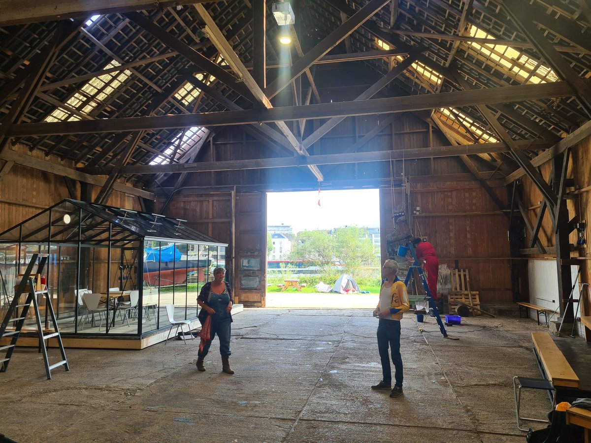 TGA_toneel's tweet photo. Gisteren grote laatste #repetitie voor onze nieuwste #voorstelling 'Op Koers'. Vol vertrouwen óp naar de generale woensdag en de 6 voorstellingen. Als je nog geen kaarten hebt ga snel naar https://t.co/nXJBzUPLMI en reserveer je plek. Je komt toch wel kijken en luisteren! https://t.co/vt7SmISsZQ