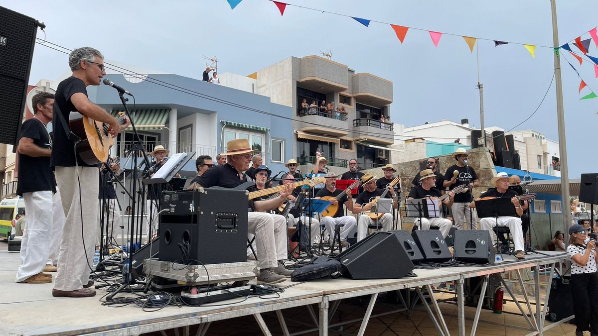 GTabaiba's tweet photo. Agradecemos al Ayuntamiento de Agüimes y a su Concejalía de Festejos , la invitación para amenizar el comienzo de La Vará del Pescao en esta 27° edición con el Himno de La Vará de nuestra autoría.
"Arinaga", letra de C. Rivero y música de Mingo Quintana.
https://t.co/3ZezYBB8KK https://t.co/JkBYQLX9rU